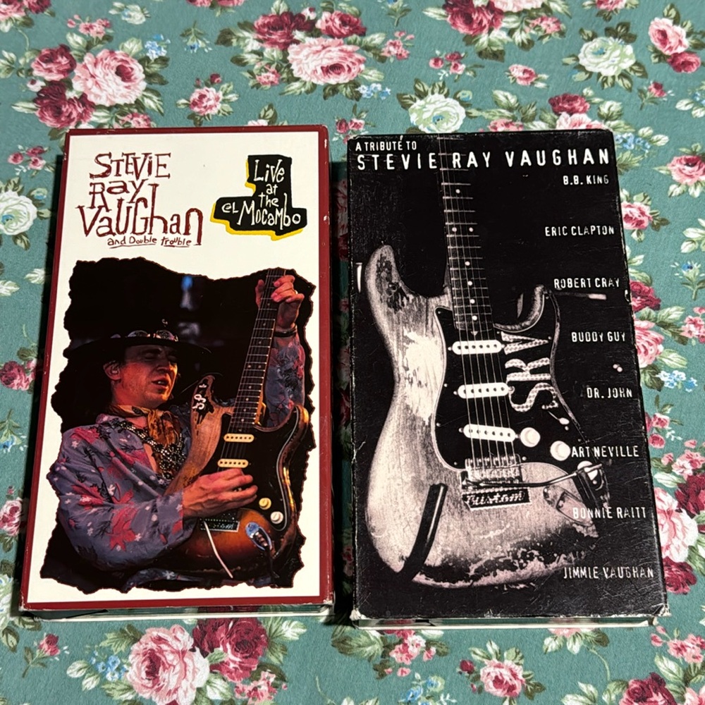 Stevie Ray Vaughan! 📼 Lot of 2 VHS. Live in concert! And A Tribute To. Blues 💫